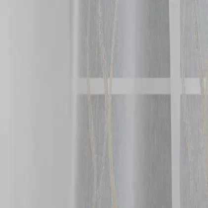 Fehér alapon bézs hullámmintás függöny egyedi méretre varrva